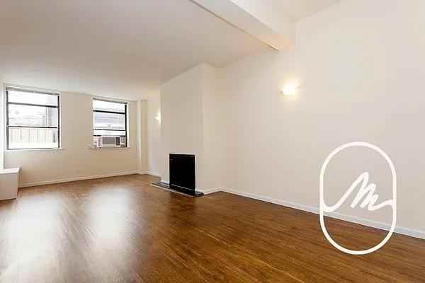 E 13th St #PHD - Photo 2 of 20