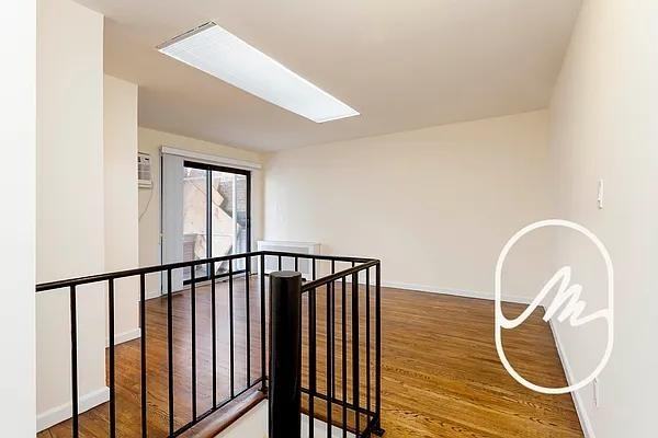 E 13th St #PHD - Photo 6 of 20