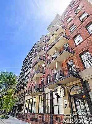 E 13th St #2B - Photo 5 of 20