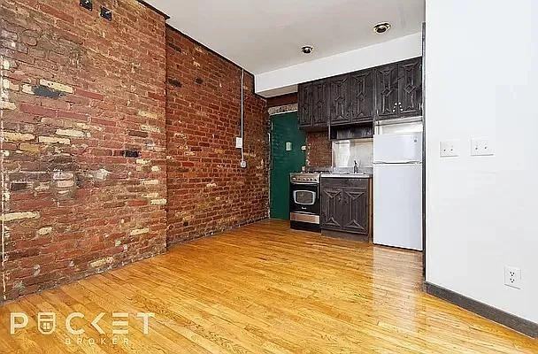 E 14th St #19 - Photo 7 of 20