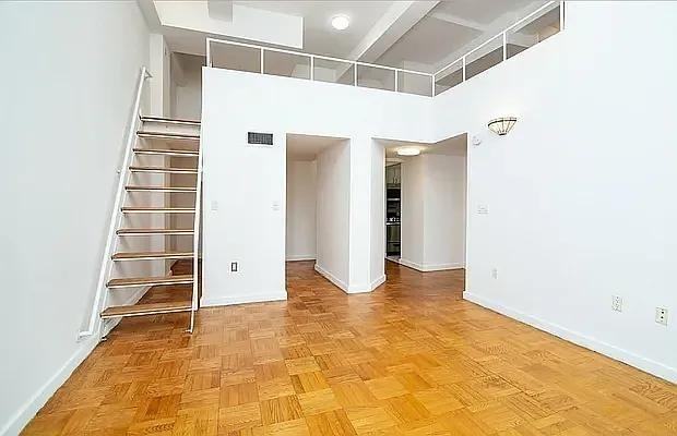 W 20th St #1B - Photo 3 of 14