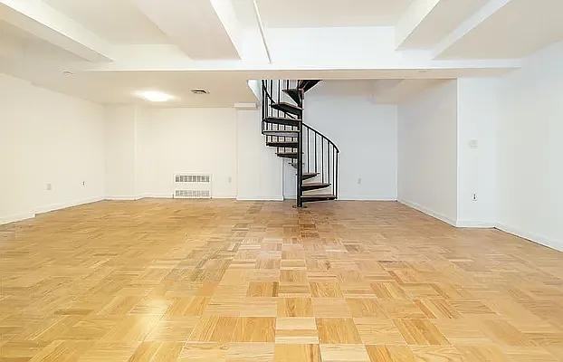 W 20th St #1B - Photo 5 of 14