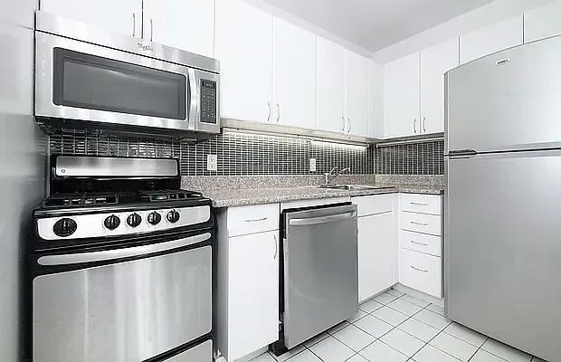 W 20th St #1B - Photo 7 of 14