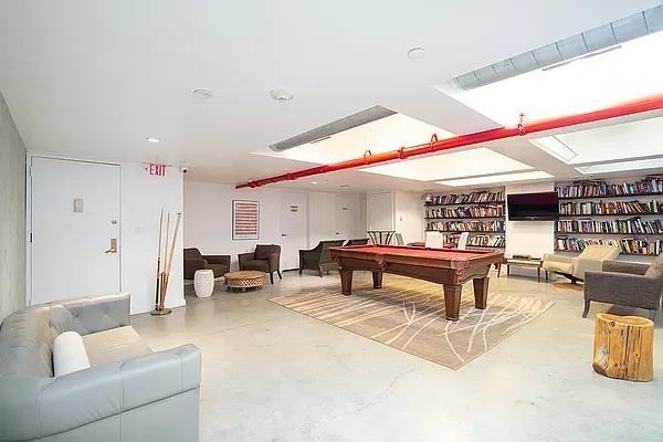 W 20th St #3H - Photo 4 of 20