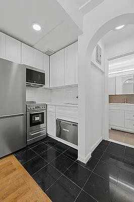 Sullivan St #A43 - Photo 3 of 20