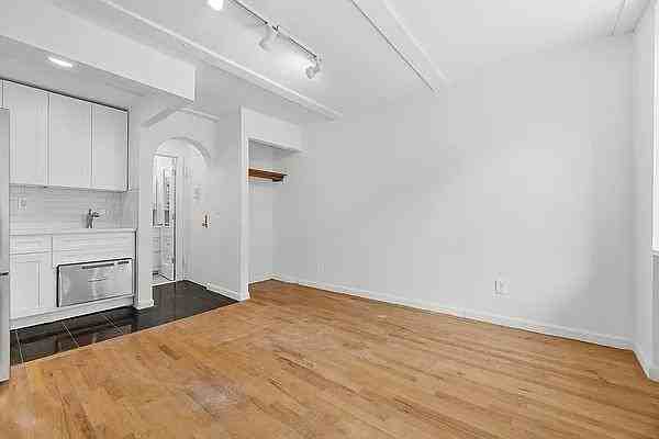 Sullivan St #A43 - Photo 5 of 20