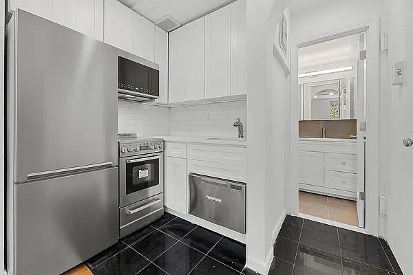 Sullivan St #A43 - Photo 7 of 20