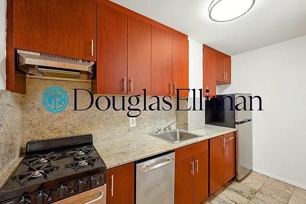 E 22nd St #8C - Photo 3 of 20