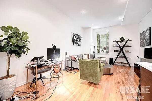 Bank St #310 - Photo 2 of 20