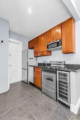 W 12th St #6B - Photo 4 of 14