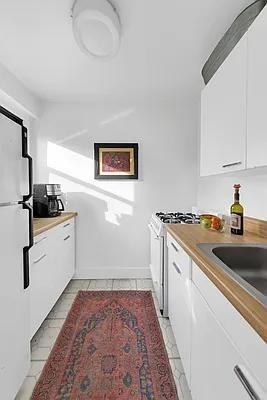 Jane St #4A - Photo 4 of 9