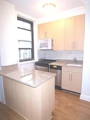 Downing St #002R - Photo 3 of 5