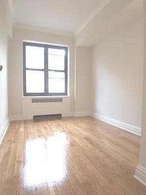 Downing St #002R - Photo 4 of 5