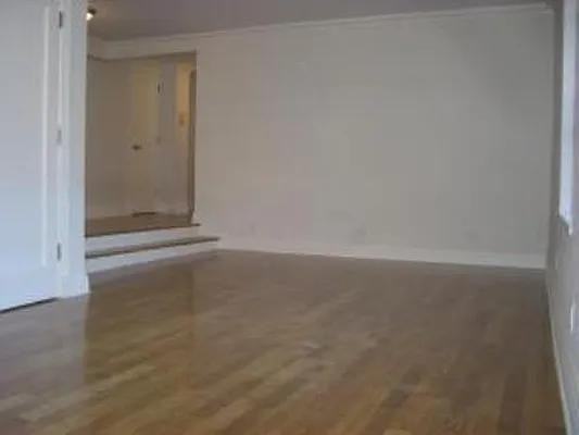 Downing St #002R - Photo 5 of 5