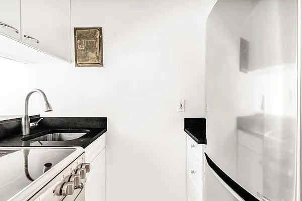 W 23rd St #314 - Photo 4 of 19