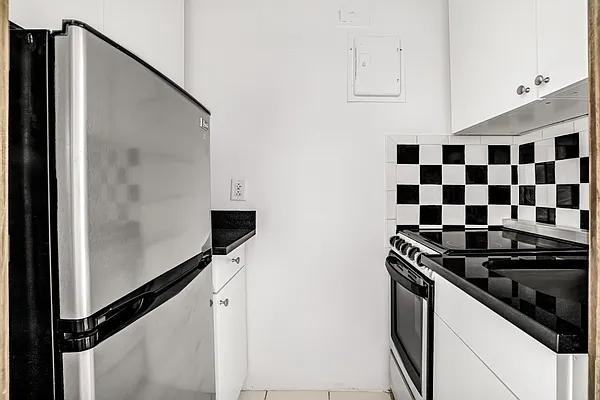 W 23rd St #1118 - Photo 3 of 20