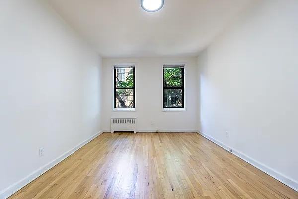 E 5th St #4E - Photo 2 of 20