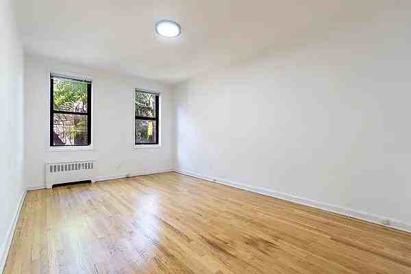 E 5th St #4E - Photo 3 of 20