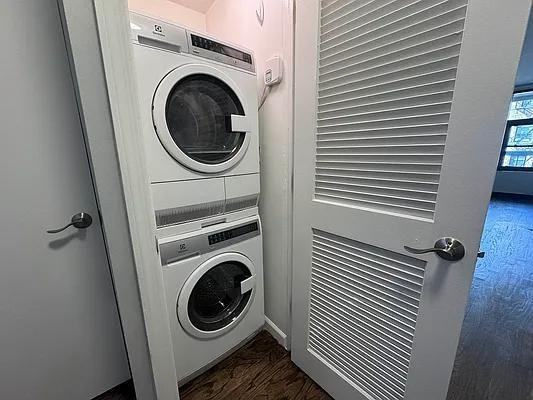 W 23rd St #7A - Photo 7 of 20