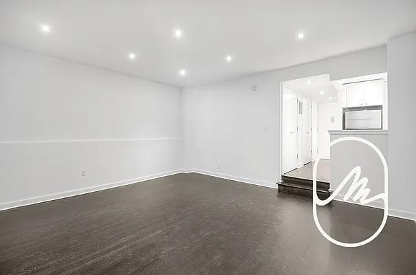 W 16th St #4D - Photo 2 of 6