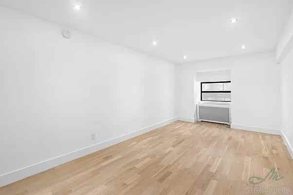 W 16th St #2H - Photo 3 of 13