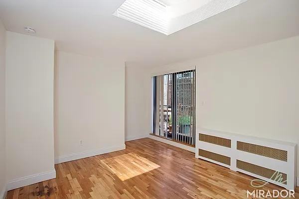 E 20th St #PHA - Photo 6 of 20