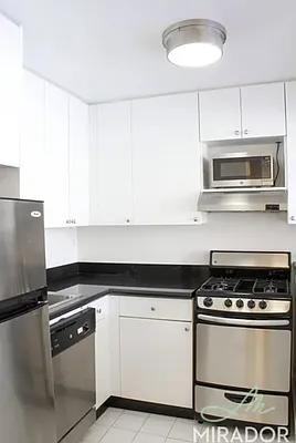 E 20th St #7E - Photo 3 of 18