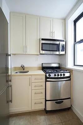 University Pl #4C - Photo 4 of 17