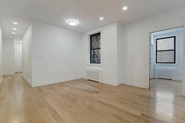 E 3rd St #4H - Photo 2 of 8