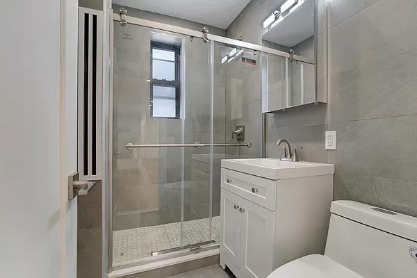 E 3rd St #4H - Photo 5 of 8