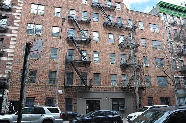 E 3rd St #4H - Photo 7 of 8