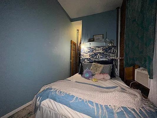 E 2nd St #4 - Photo 6 of 20