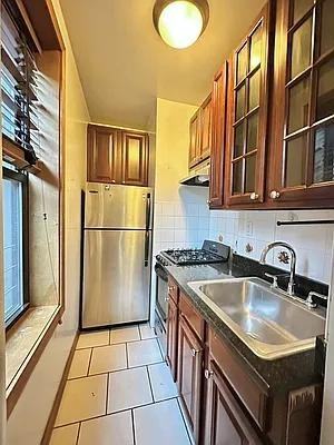 W 21st St #6B - Photo 6 of 13