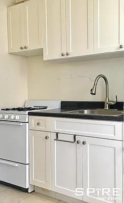 W 16th St #5C - Photo 7 of 14