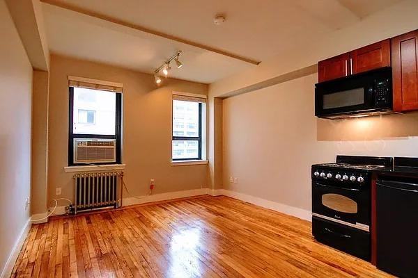 Waverly Pl #5H - Photo 6 of 17