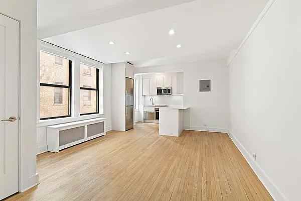 E 21st St #13G - Photo 5 of 20