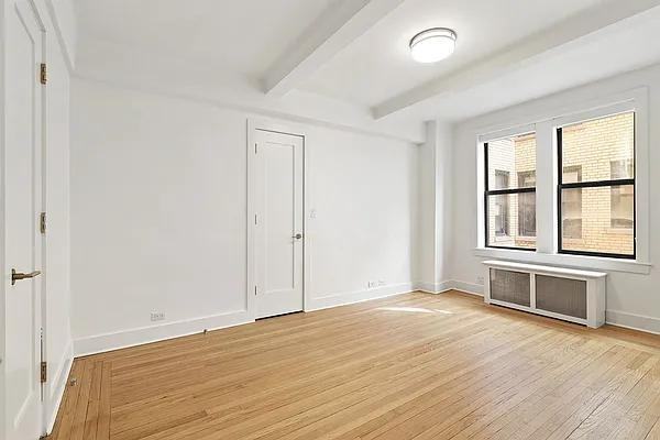 E 21st St #13G - Photo 7 of 20