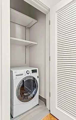 E 21st St #01A - Photo 3 of 10