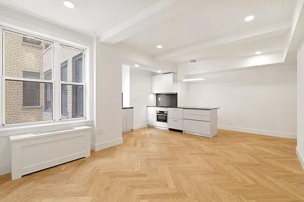 E 21st St #14N - Photo 4 of 19