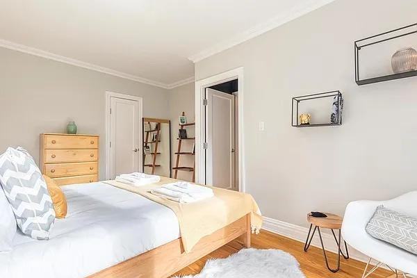 W 15th St #004F - Photo 5 of 12