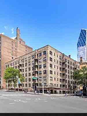 W 15th St #512 - Photo 2 of 17