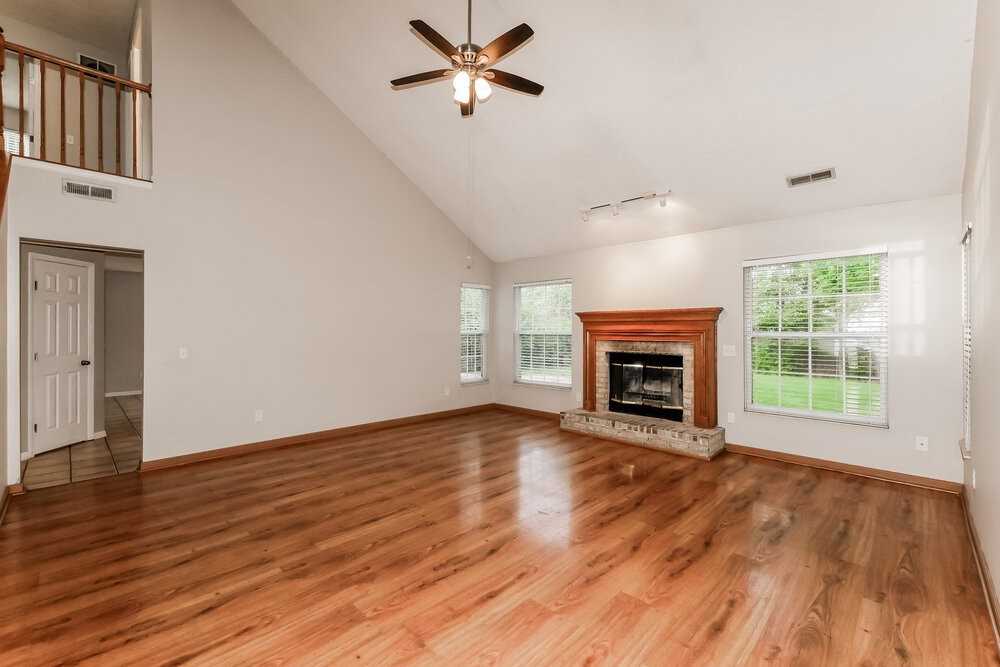 401 Creekstone Dr - Photo 5 of 17