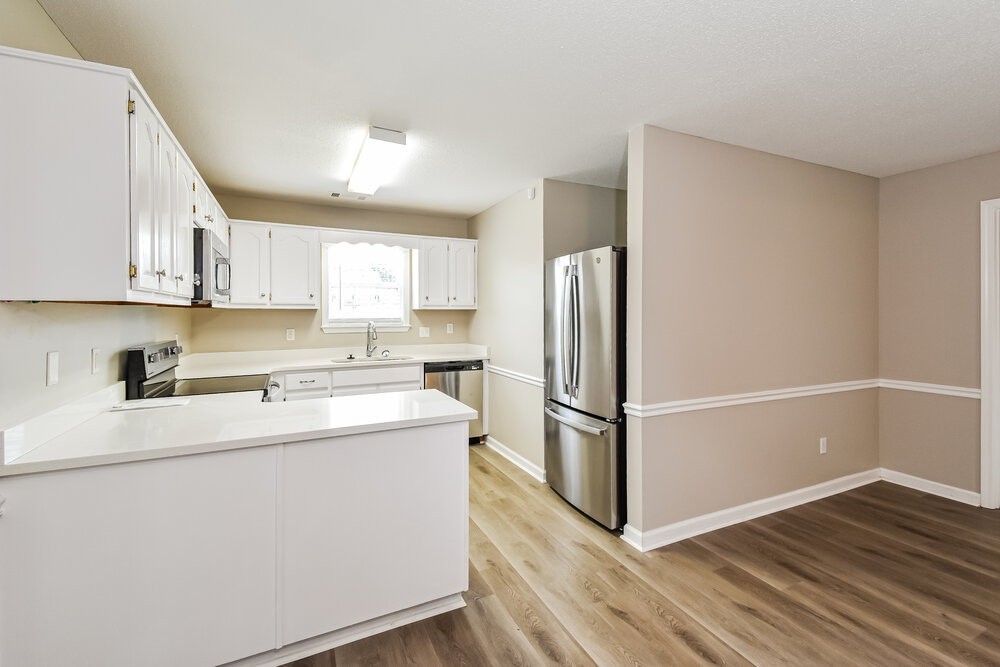 122 Royal Oaks Dr - Photo 7 of 16