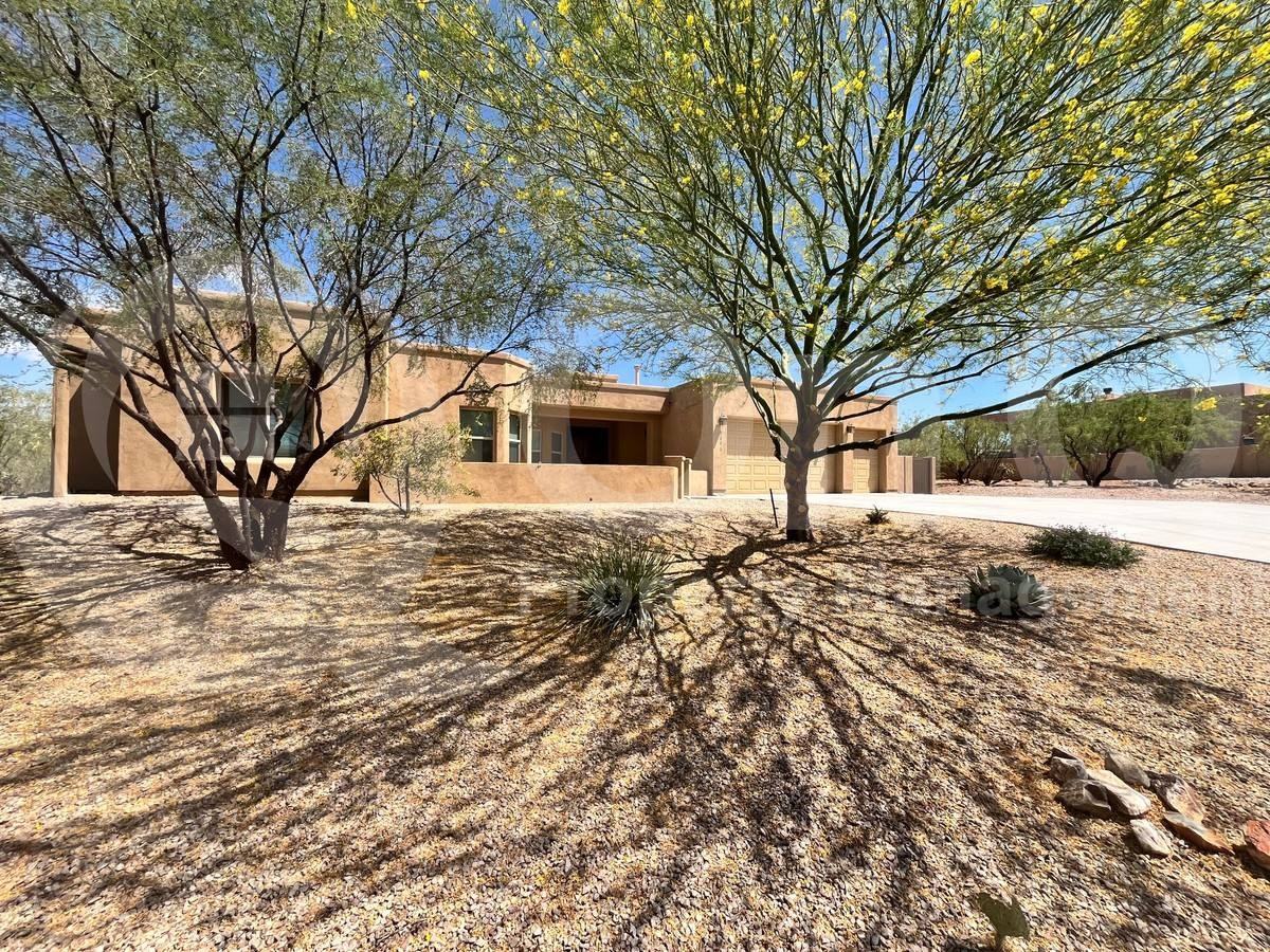 9398 E Desert Milkweed Ct - Photo 2 of 10