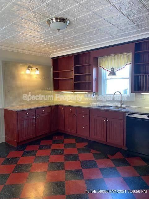 282 N Main St - Photo 3 of 10