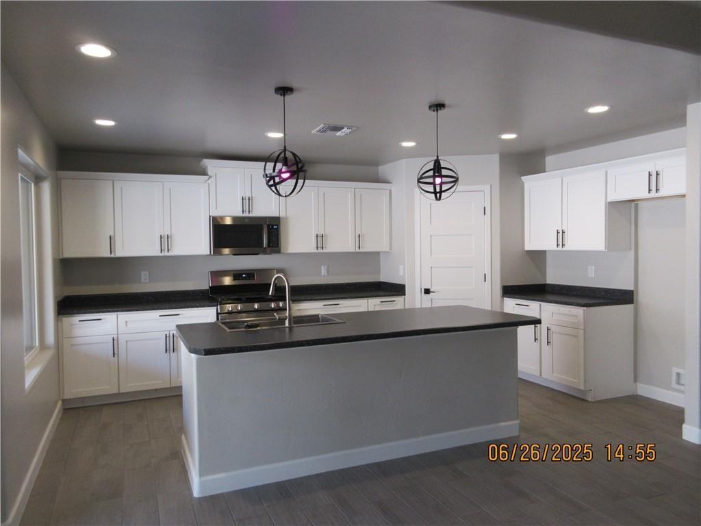 3042 Mallory Loop - Photo 3 of 12