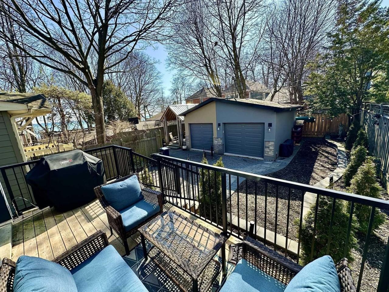 10 Silver Birch Ave - Photo 3 of 18