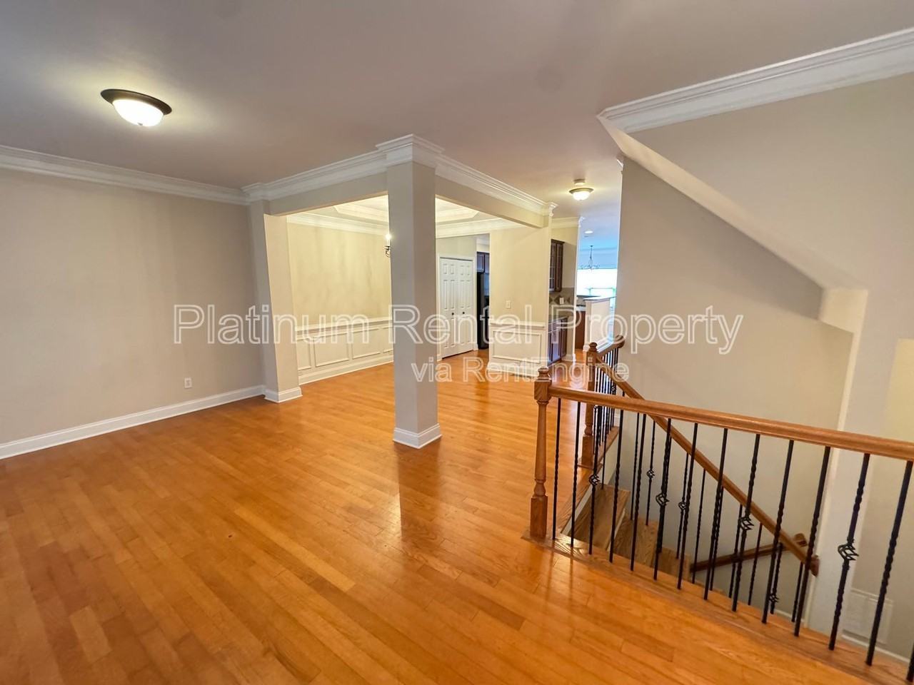 3206 Buck Way - Photo 4 of 40