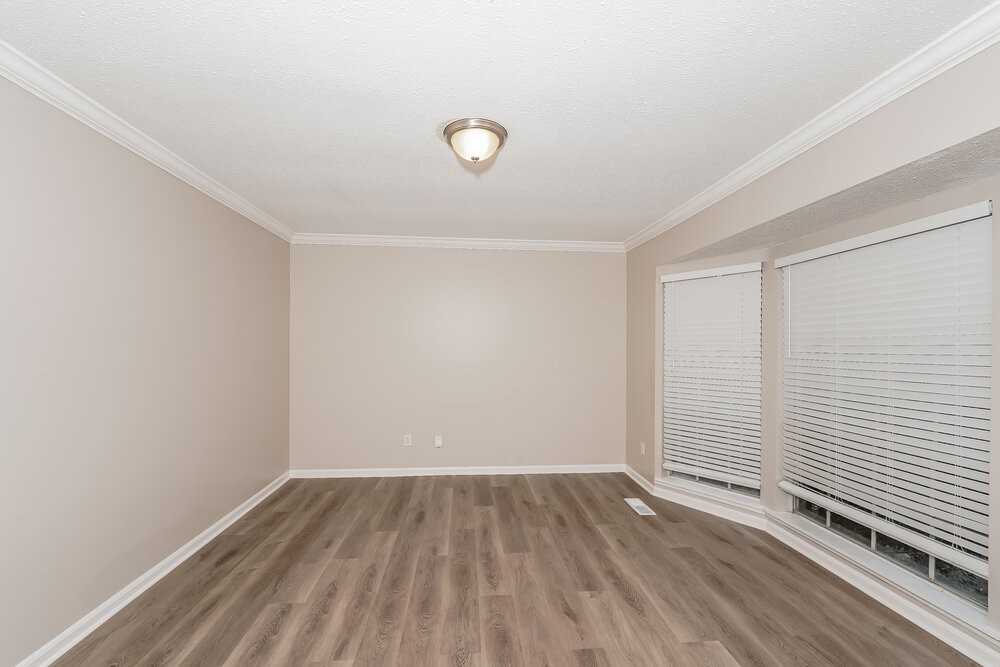 5064 Darlene Dr - Photo 6 of 17