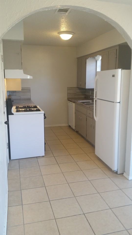 12485 E 26th St - Photo 3 of 27